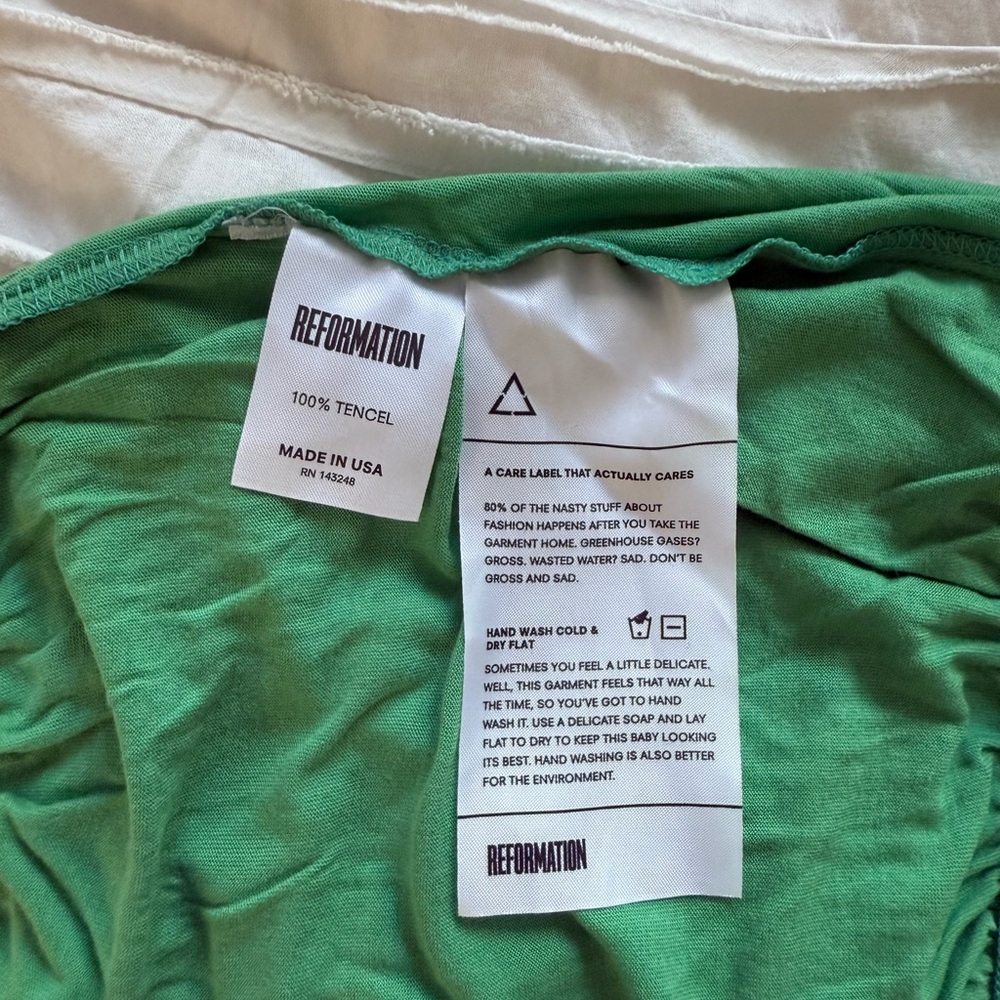 Reformation Liliana Top in Green - Picture 4 of 4